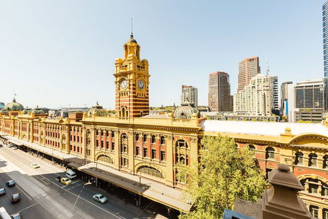BELLE, 2BDR Melbourne Apartment - Hotel Gold Coast 2