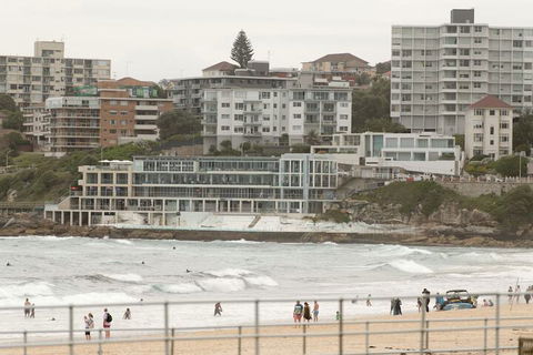 Ocean Front Building On Bondi Beach - Hotel Gold Coast 3