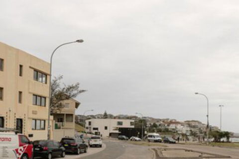 Ocean Front Building On Bondi Beach - Hotel Gold Coast 6