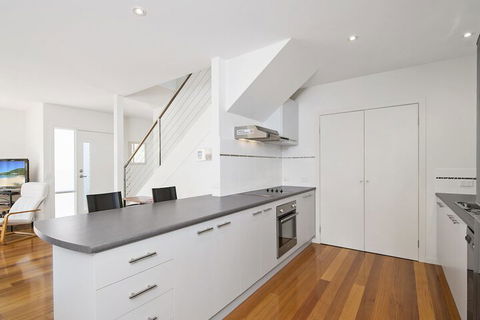 Bask At The Glade - Rejuvenate Stays - Hotel Gold Coast 3