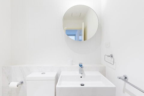 Amazing Location 1BR Apartment In Melbourne CBD - Hotel Gold Coast 3