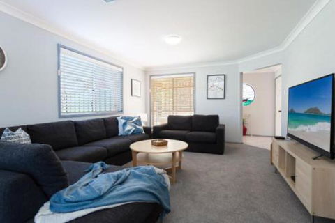 Rocky Pt Rd 83A Fingal Bay - Hotel Gold Coast 1