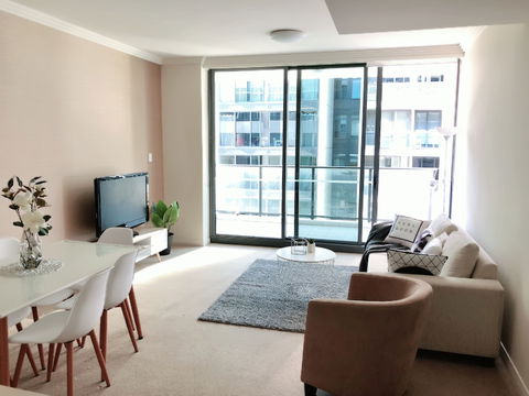 The Elegant Designer Home - Hotel Gold Coast 2