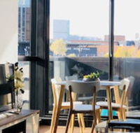 LVL 11 Cosy Apartment Near Lygon St