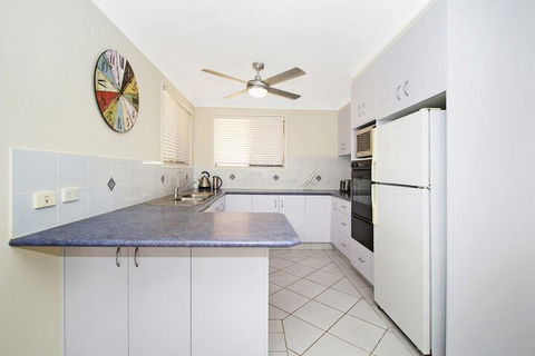 KINGSCLIFF HOLIDAY HOME On The HILL SYDS VIEW - Hotel Gold Coast 5