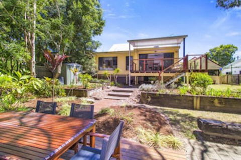 CABARITA BEACH BLISS HOLIDAY HOME On The LAKE - Hotel Gold Coast 0