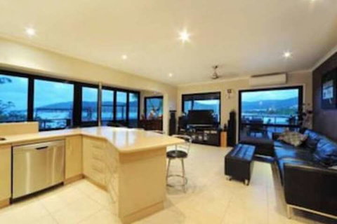Oasis On Oceanview - Hotel Gold Coast 0