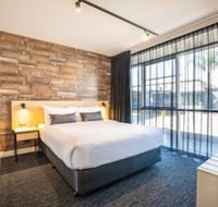 Nightcap at Westside Hotel - Hotel Gold Coast