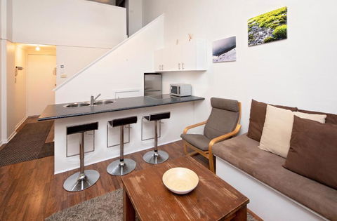 Central Abode Modern Apartment In The Heart Of Jindabyne - Hotel Gold Coast 4