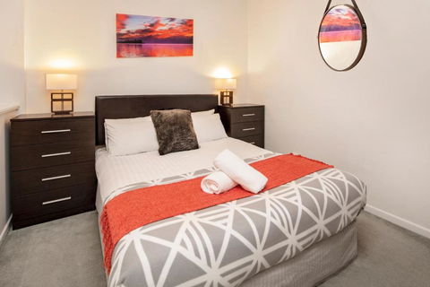 Central Abode Modern Apartment In The Heart Of Jindabyne - Hotel Gold Coast 6
