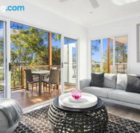 Avalon Tree House - Hotel Gold Coast