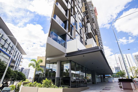 Arise Brisbane One - Hotel Gold Coast 1