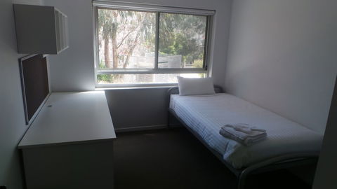 Unilodge At UC Short Stays - Hotel Gold Coast 3
