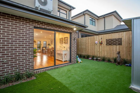 AUJOY 3 Bed Townhouse Burwood 3 - Hotel Gold Coast 6