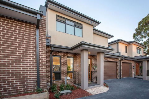 AUJOY 3 Bed Townhouse Burwood 3 - Hotel Gold Coast 7