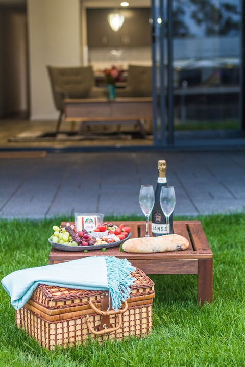 Ulverstone Waterfront Apartments - Hotel Gold Coast 3
