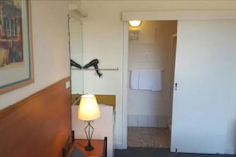Mt Lyell Motor Inn - Hotel Gold Coast 6