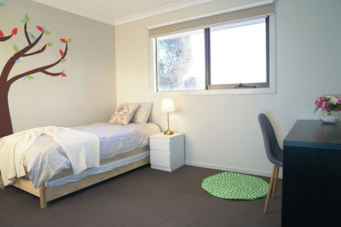 Cozy & Spacious House In Melbourne - Hotel Gold Coast 6