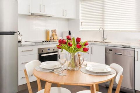 Understated Elegance Affordable Luxury - Hotel Gold Coast 0