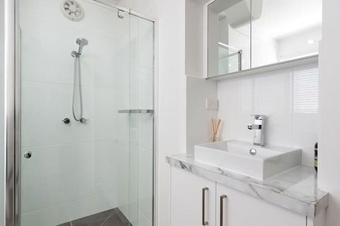 Understated Elegance Affordable Luxury - Hotel Gold Coast 4