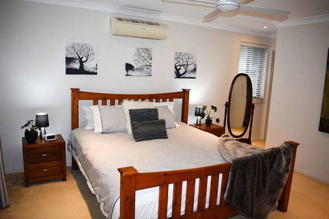Large House With Pool - Hotel Gold Coast 7