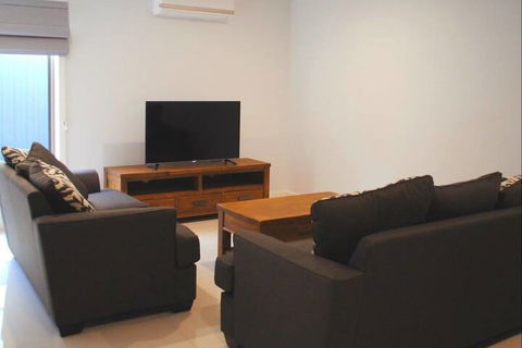 Doze On Green Accommodation Wangaratta - Hotel Gold Coast 2