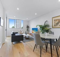 HomeHotel Luxury  New 2 Bedroom Apartment - Hotel Gold Coast