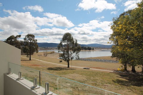 115 Horizons - Lake Jindabyne Waterfront - Hotel Gold Coast 4