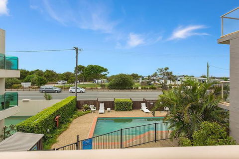 BEACH BLISS LUXURIOUS APARTMENT With POOL - Hotel Gold Coast 1