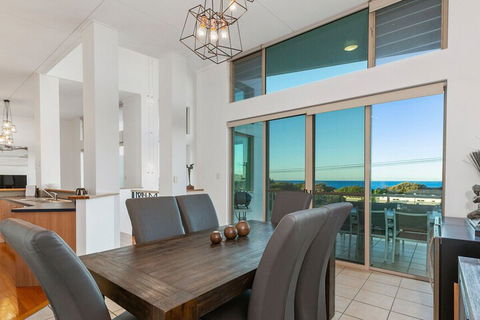 EXCLUSIVE OCEAN VIEW PENTHOUSE On MARINE PARADE - Hotel Gold Coast 4