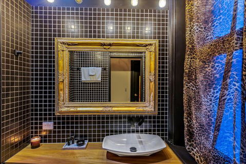 BANK192 - Hotel Gold Coast 6