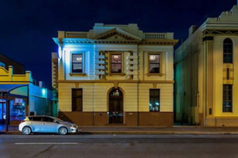 BANK192 - Hotel Gold Coast 0