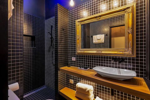 BANK192 - Hotel Gold Coast 4