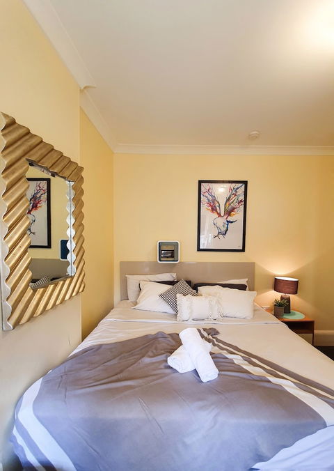 Crown Street Studios - Hotel Gold Coast 5