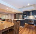 Gippsland Twelve Spacious  Central with off street parking - Hotel Gold Coast