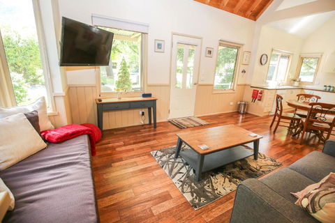 Alpine Arnica Cottage 1 - Hotel Gold Coast 5
