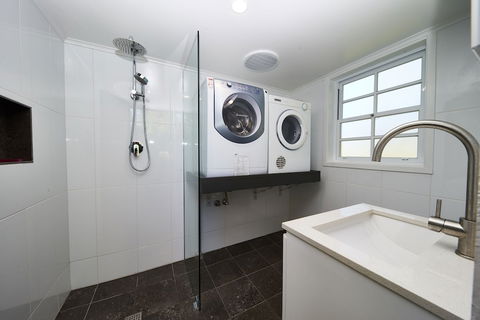 Paradise Bungalow Waterfront - Hotel Gold Coast 3