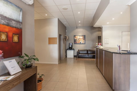 Sunshine Motor Inn - Hotel Gold Coast 3