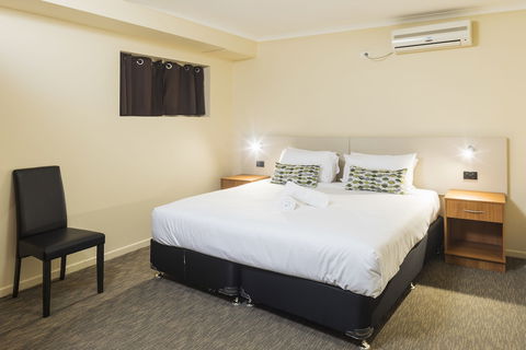 Nightcap At Balaclava Hotel - Hotel Gold Coast 6