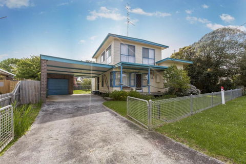 HOLIDAY On NAUTILUS INVERLOCH - Hotel Gold Coast 1