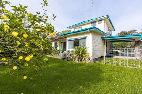 HOLIDAY On NAUTILUS INVERLOCH - Hotel Gold Coast 5