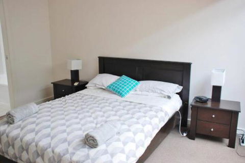POSITION PERFECT CENTRAL INVERLOCH - Hotel Gold Coast 3