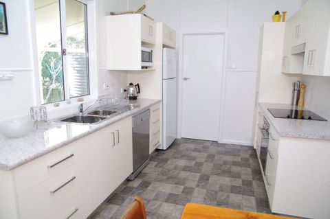 Fleur Cottage 7 Willow Street - Hotel Gold Coast 5