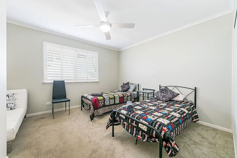 Redcliffe Peninsula Penthouse - Hotel Gold Coast 6