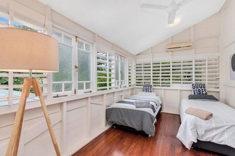 Edge Hill Holiday Home / Cairns - Hotel Gold Coast 2