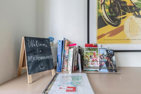 LIGHT AIRY SPACIOUS QUEENS ROAD APARTMENT - Hotel Gold Coast 1