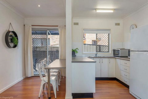 Jamaica Holiday Units - Hotel Gold Coast 6