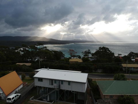 GRANITE BEACH HOUSE At Bay Of Fires - Hotel Gold Coast 1