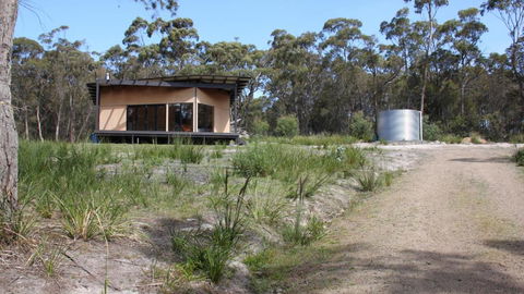BAY Of FIRES ECO HUT Off Grid Experience At Binalong Bay - Hotel Gold Coast 1