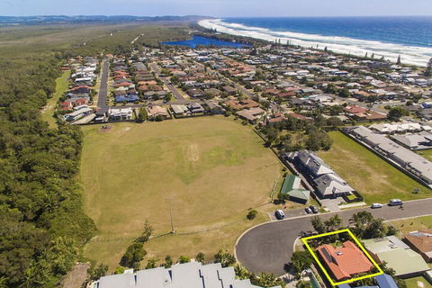 SECRET GARDEN WiFi Netflix Pet Friendly - Hotel Gold Coast 2